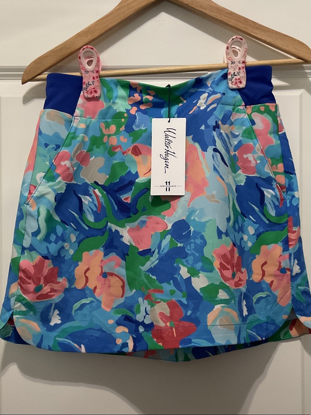 Walter Hagen Peach Top with Multicolor Floral Skort - Picture 5 of 8